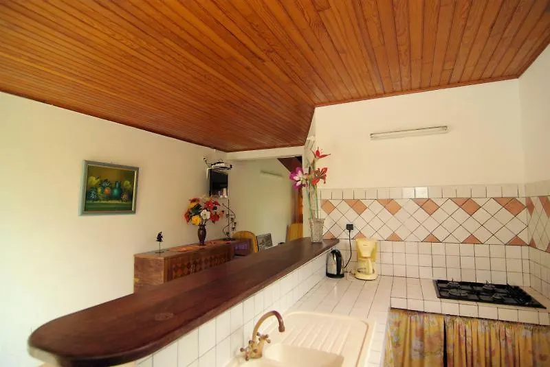 Appartement Chez Rosy à Le Robert 0*,  Martinique